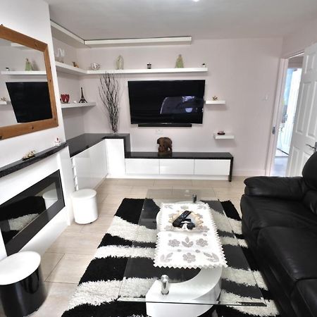 19 Shrewsbury Walk Apartamento Isleworth Exterior foto